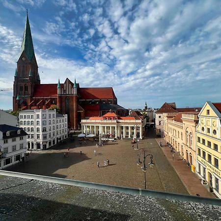 Nr 3 Lichtdurchflutetes Apartment Am Historischen Marktplatz 66 Qm #Cosiness Company 23 Schwerin  Exteriör bild
